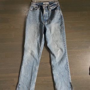 Abercrombie - The 90’s Straight Ultra High Rise (Curve Love) - Size 27/4R